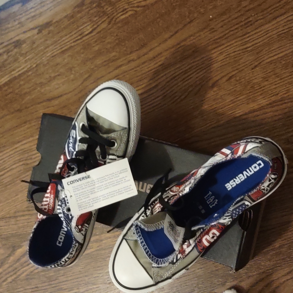 Converse - Picture 3 of 4